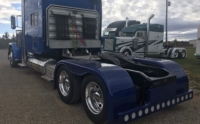   Classic Full Semi Truck Fiberglass Fenders. 