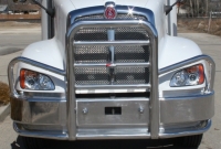 KENWORTH T660 Bumper. EVOLUTION Bumper.  Heavy Duty Semi Truck Bumper from ALI ARC. 4 Post Moose Protection Semi Truck Bumper.